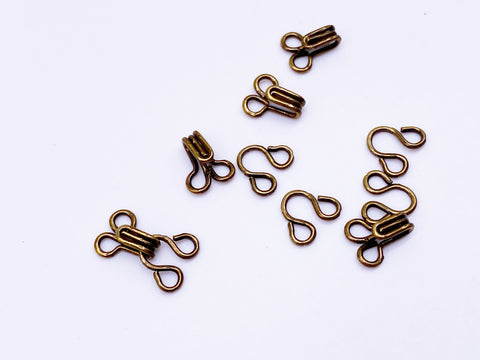 NBEADS 200 Sets 5 Colors Brass Garment Hook and Eye, 12mm Mini Sewing Hooks  and Eyes Closure Hook and Eye Latch for Bra Clothing Craft BJD Garment